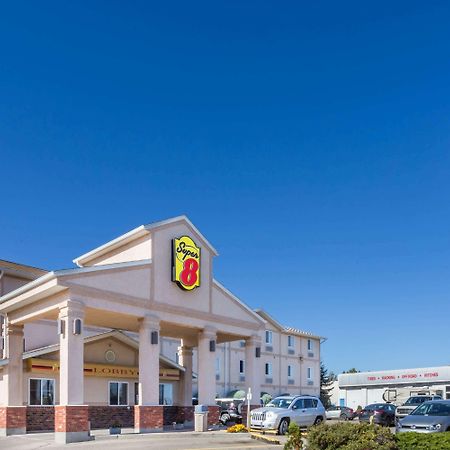Super 8 By Wyndham Moose Jaw Sk Hotell Exteriör bild