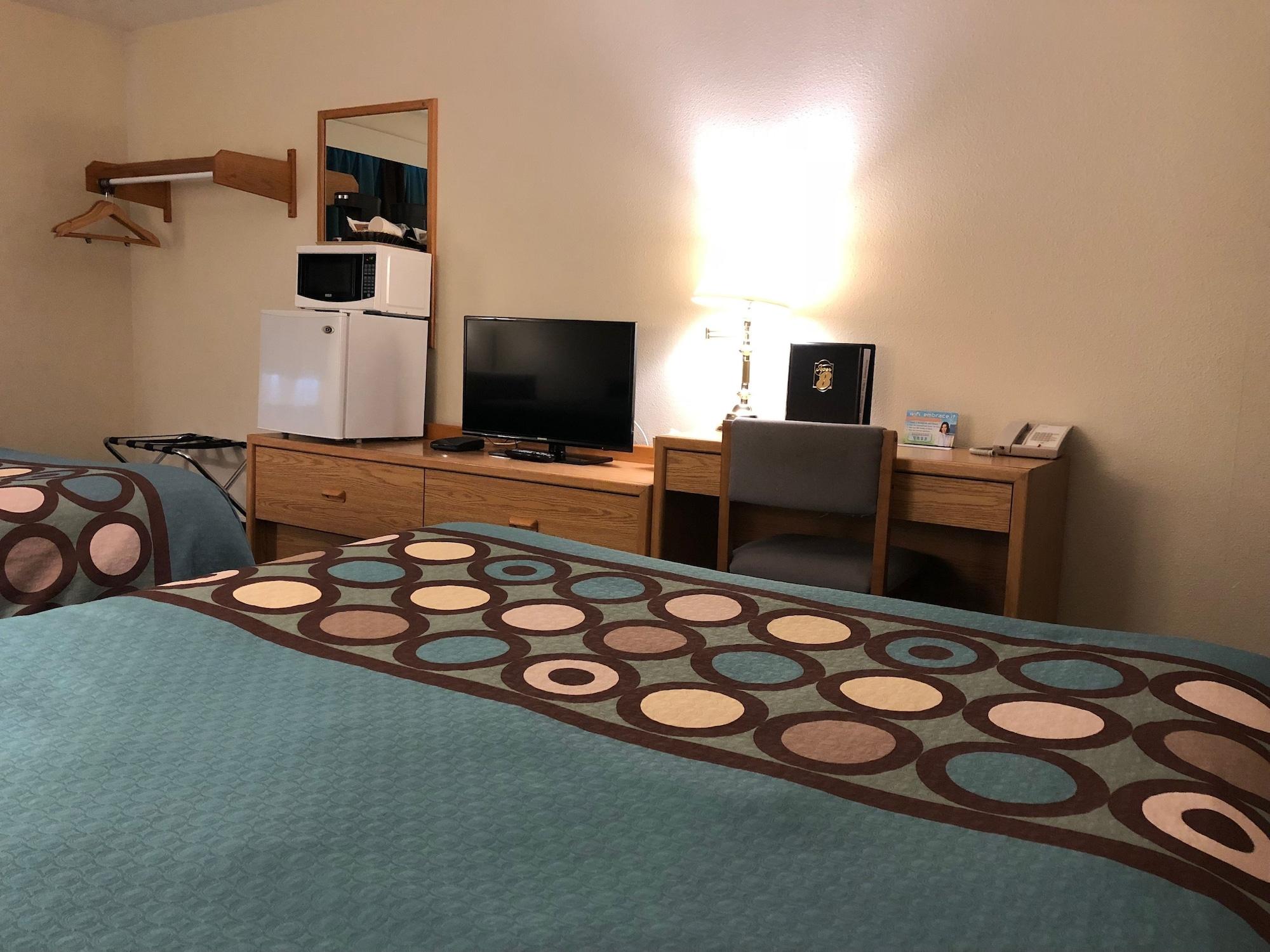 Super 8 By Wyndham Moose Jaw Sk Hotell Exteriör bild