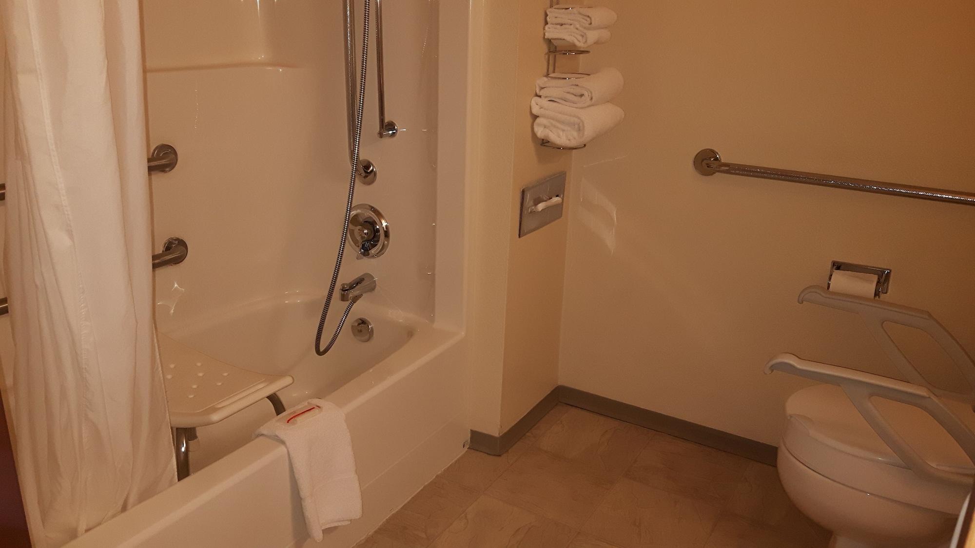 Super 8 By Wyndham Moose Jaw Sk Hotell Exteriör bild