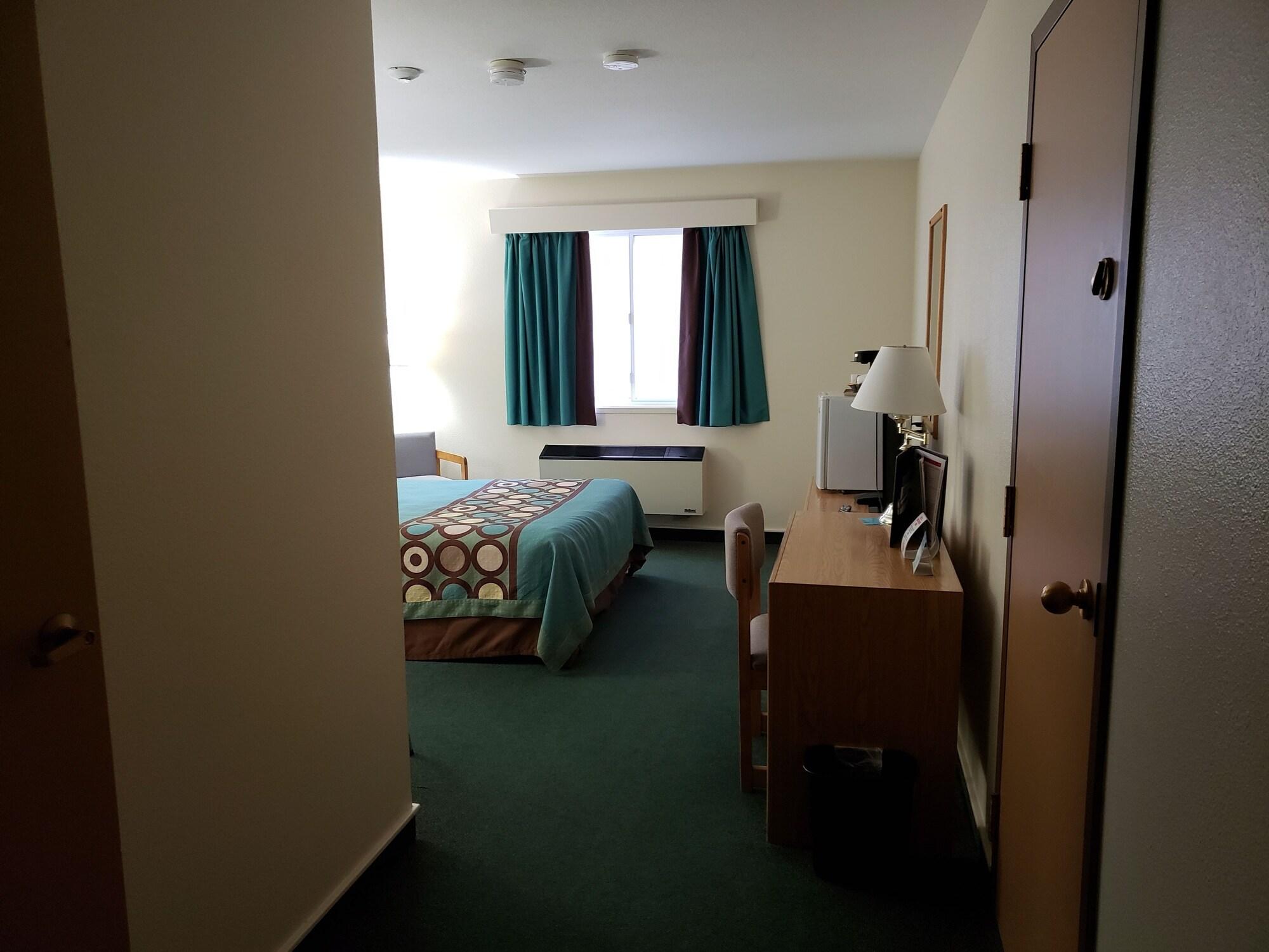 Super 8 By Wyndham Moose Jaw Sk Hotell Exteriör bild