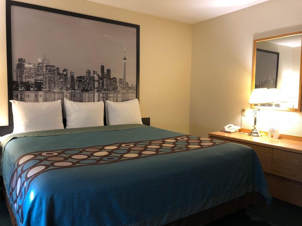 Super 8 By Wyndham Moose Jaw Sk Hotell Exteriör bild