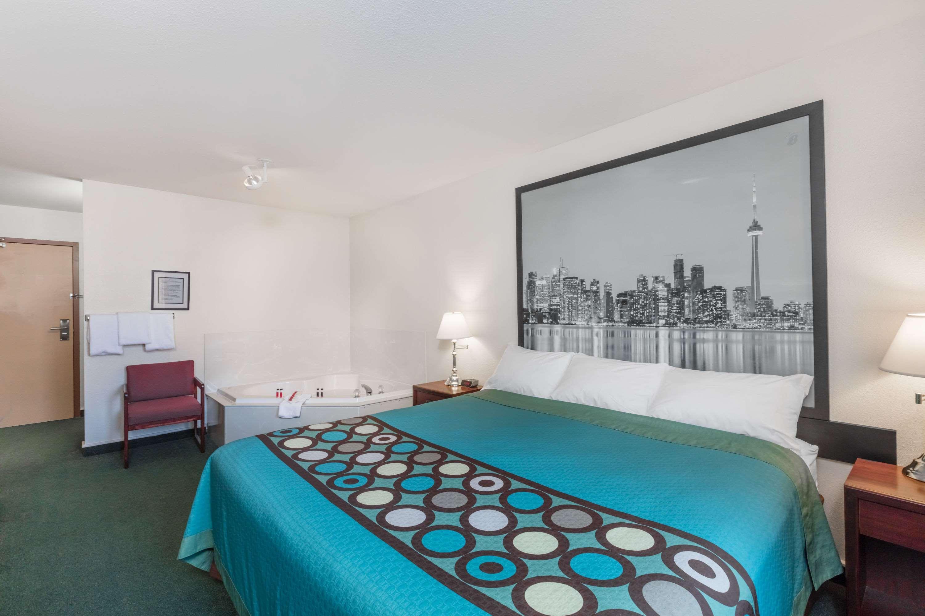 Super 8 By Wyndham Moose Jaw Sk Hotell Exteriör bild