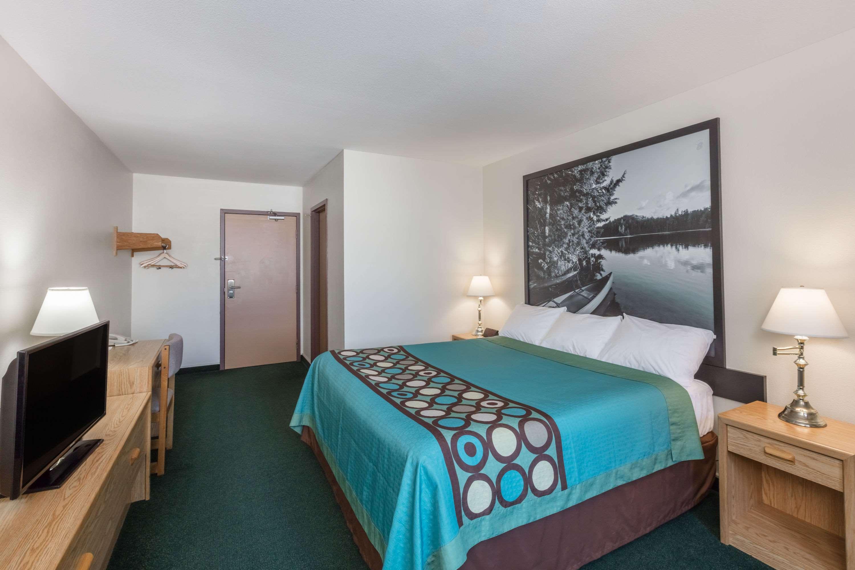 Super 8 By Wyndham Moose Jaw Sk Hotell Exteriör bild