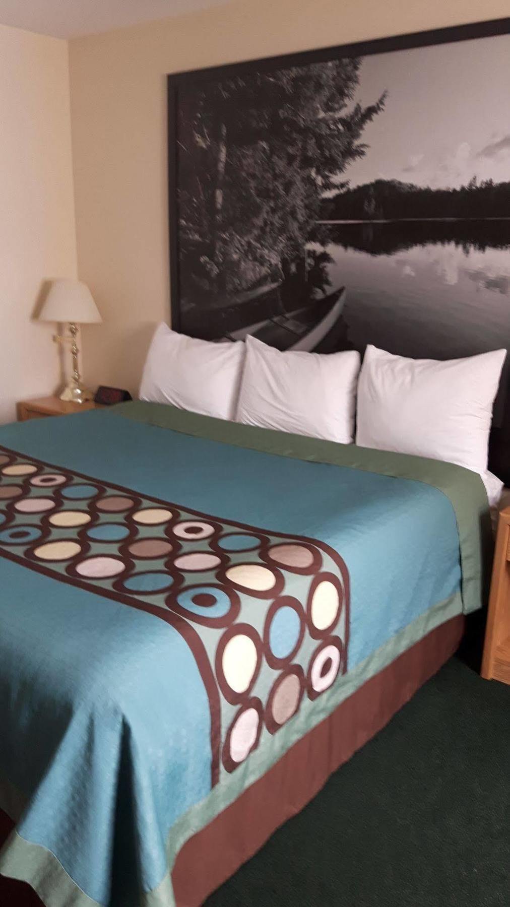 Super 8 By Wyndham Moose Jaw Sk Hotell Exteriör bild